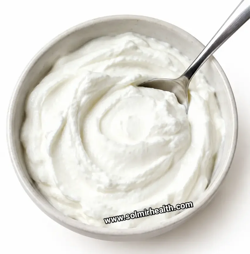 Greek yogurt bowl as a healthy snack idea
