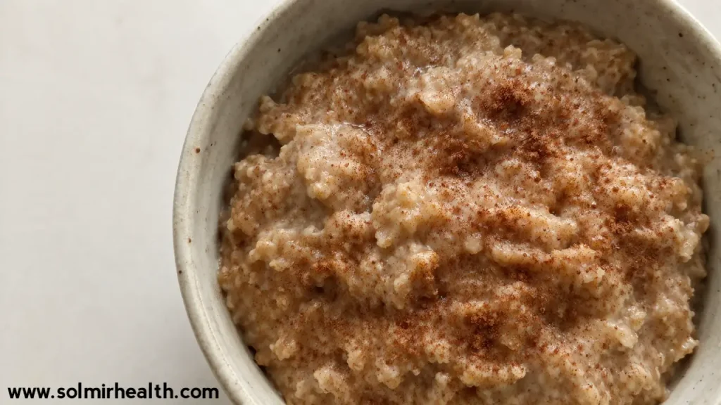 Healthy cinnamon breakfast ideas, oatmeal with cinnamon bowl